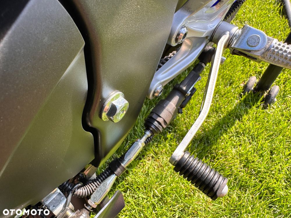 Yamaha YZF - 5