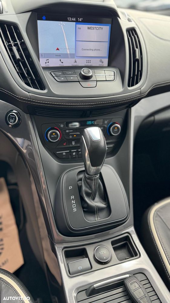 Ford Kuga 2.0 TDCi 4WD Powershift Vignale - 22