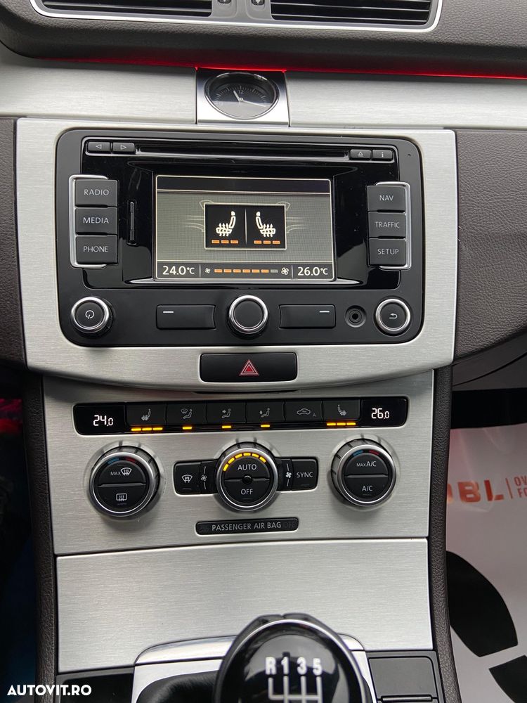 Volkswagen Passat 2.0 TDI 4Motion BlueMotion Technology Comfortline - 8