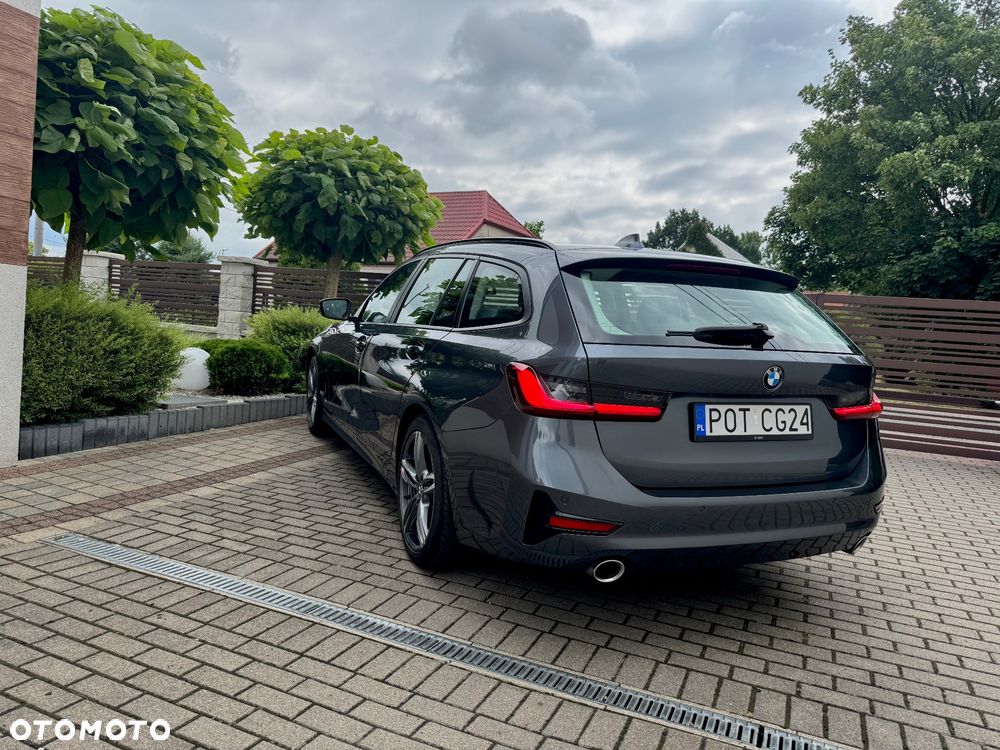BMW Seria 3 320d Sport - 9