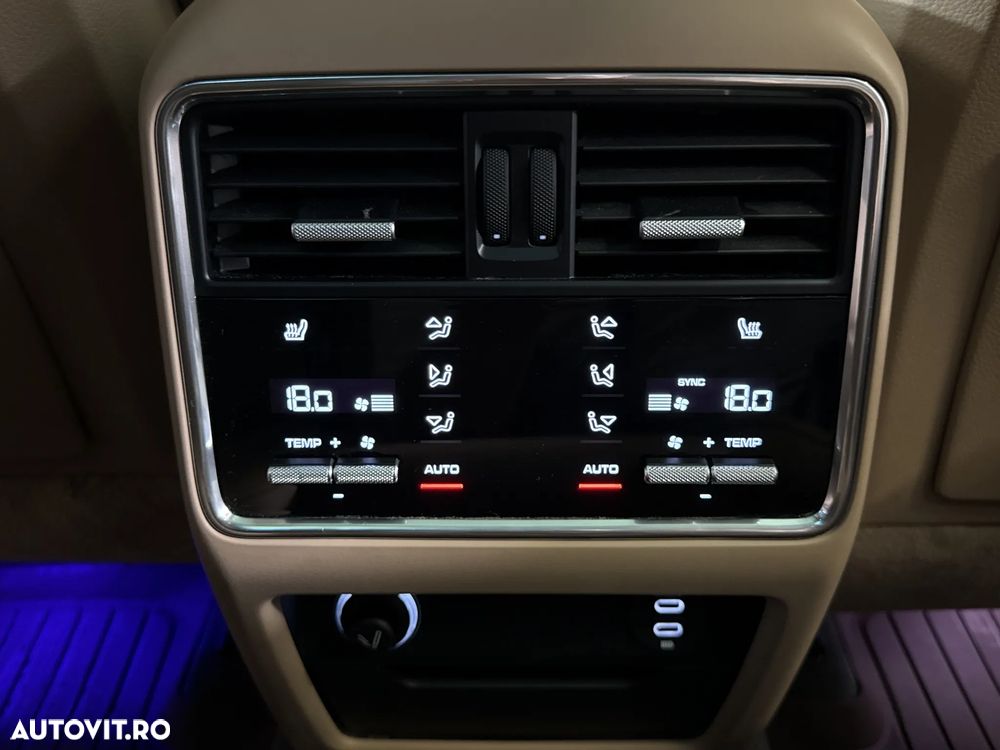 Porsche Cayenne - 25