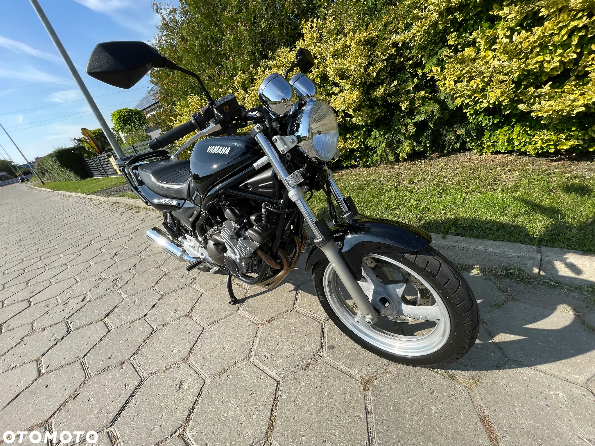 Yamaha XJ - 6