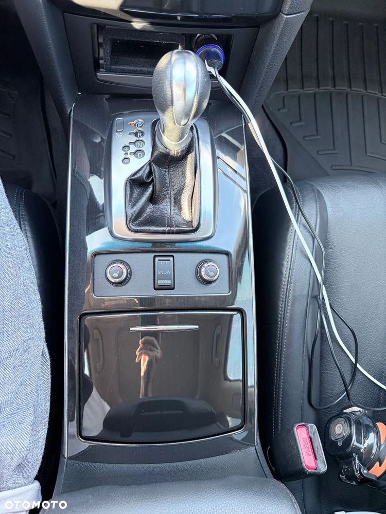 Infiniti QX70 - 23