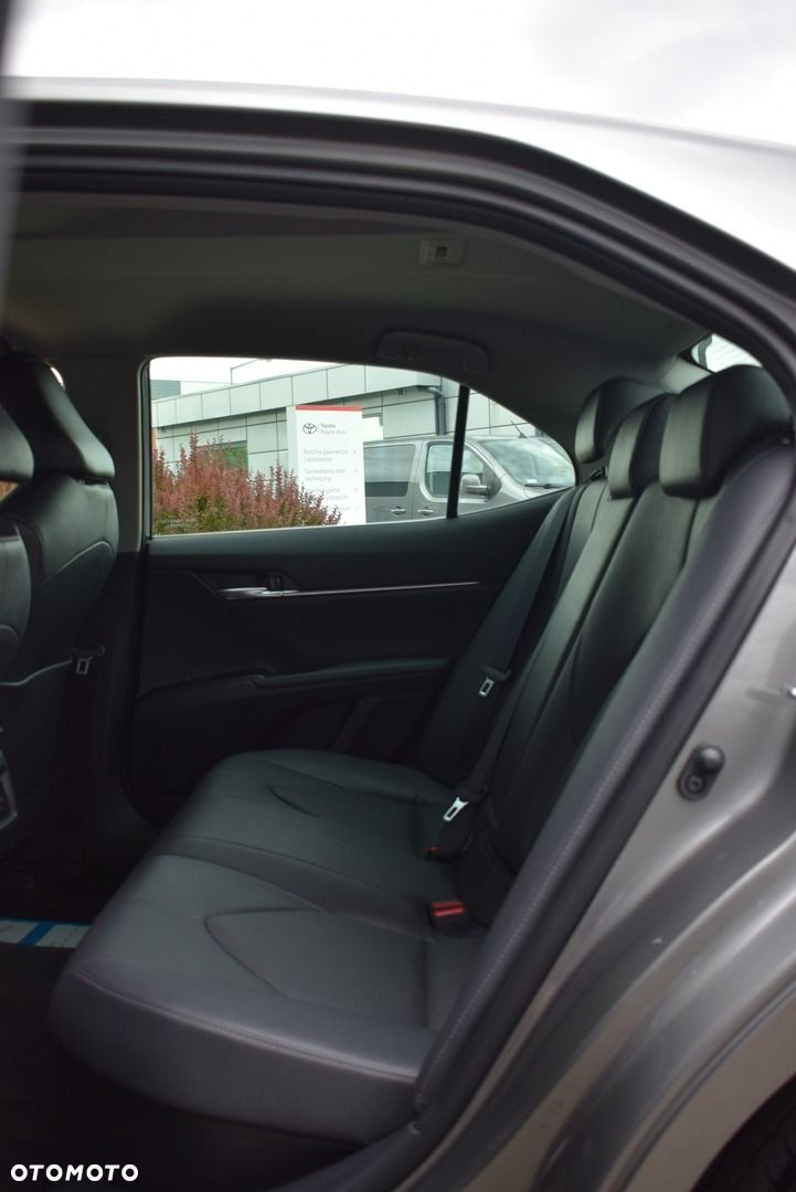 Toyota Camry - 14