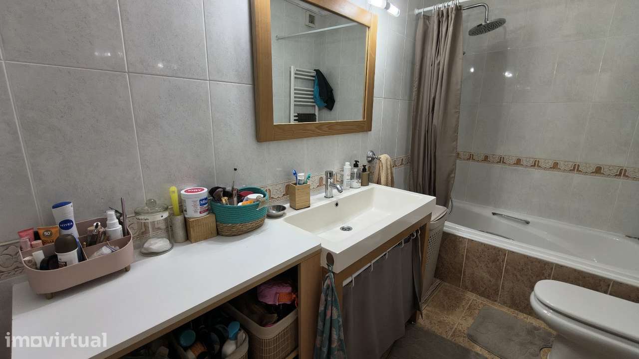 Apartamento - T2 com Garagem e arrumos - Grande imagem: 5/8