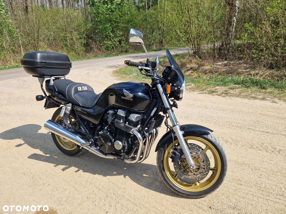 Honda CB - 1