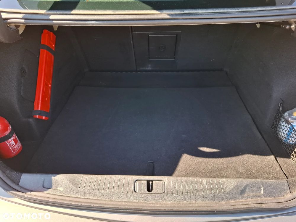 Opel Astra 1.4 T Executive EU6 - 10
