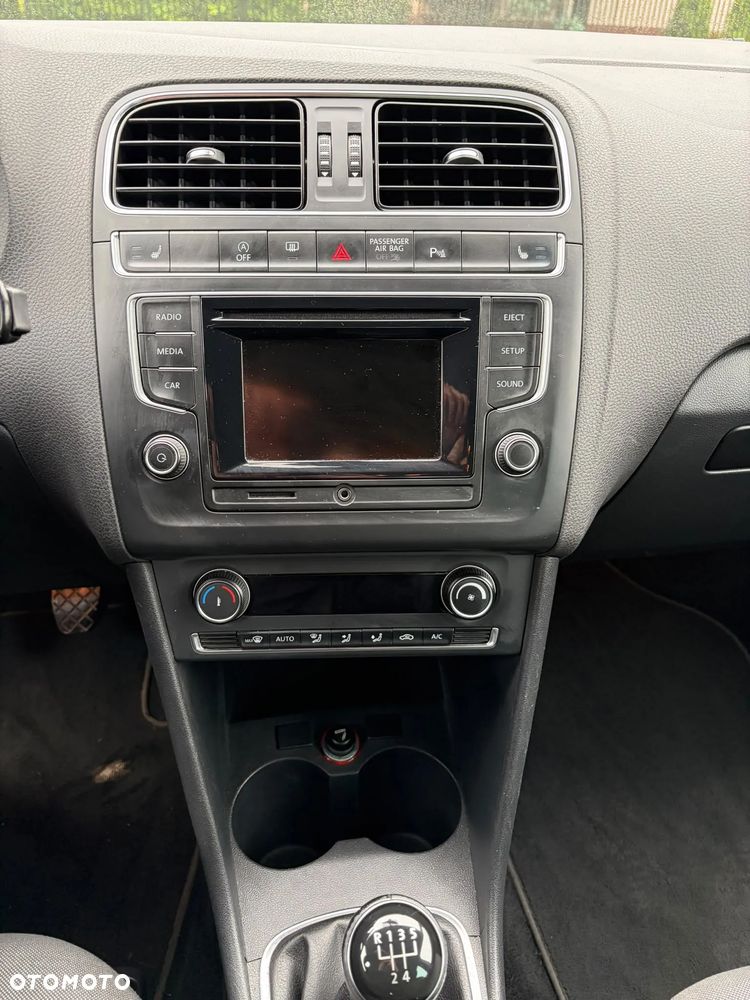 Volkswagen Polo - 12