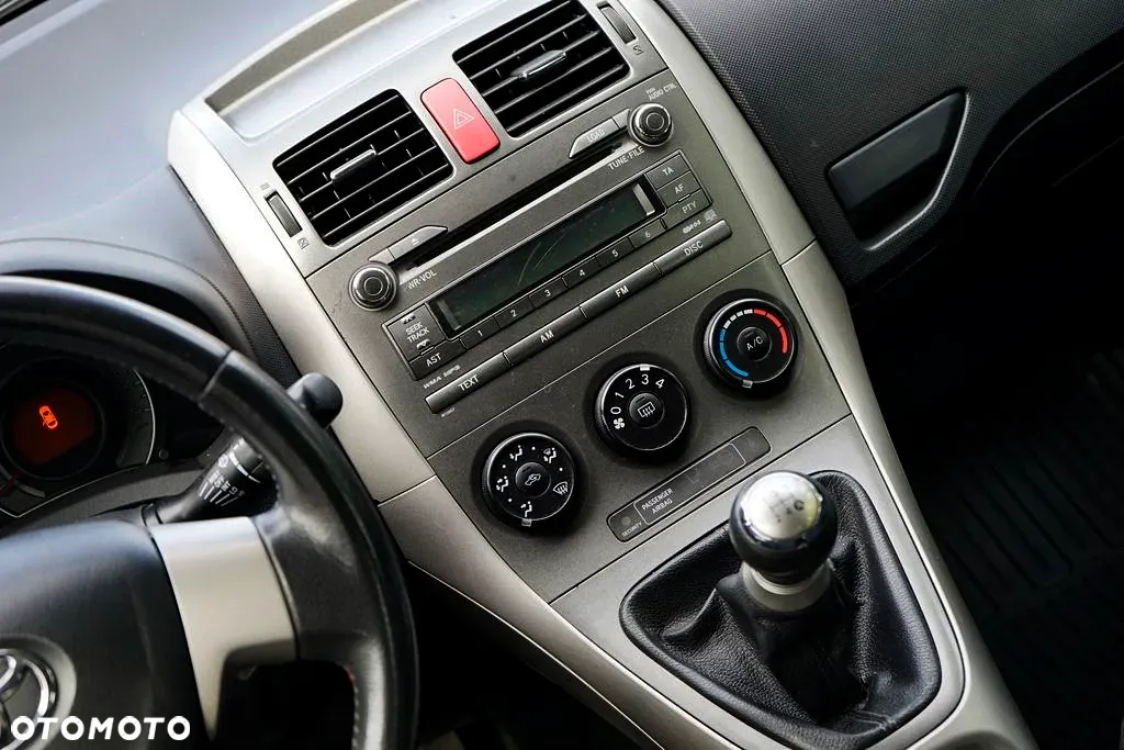 Toyota Auris 1.4 D-4D - 25
