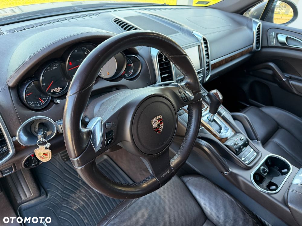 Porsche Cayenne - 13
