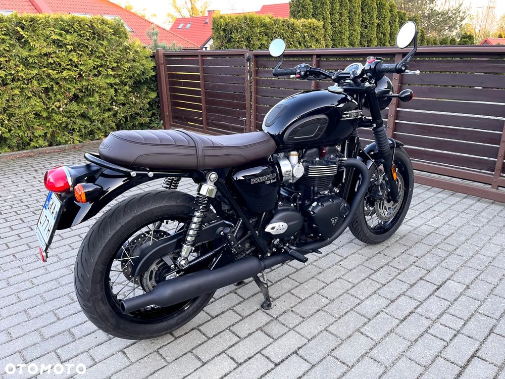 Triumph Bonneville - 12