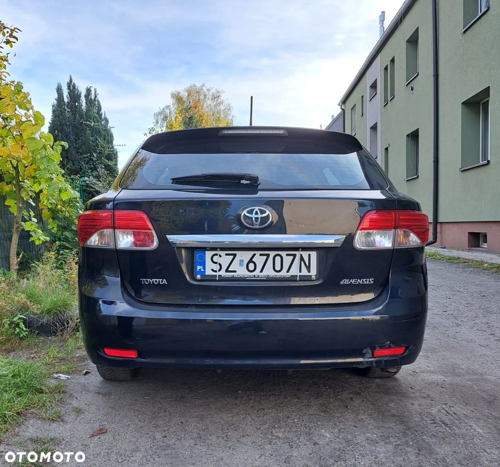 Toyota Avensis 2013 photo 3