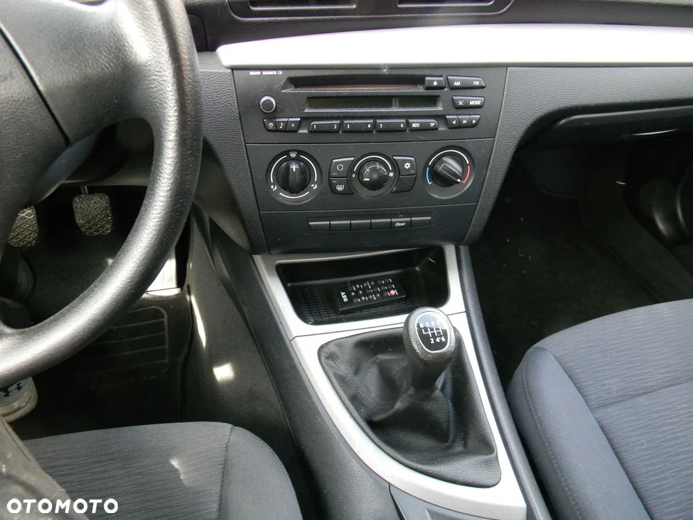 BMW Seria 1 116i - 16