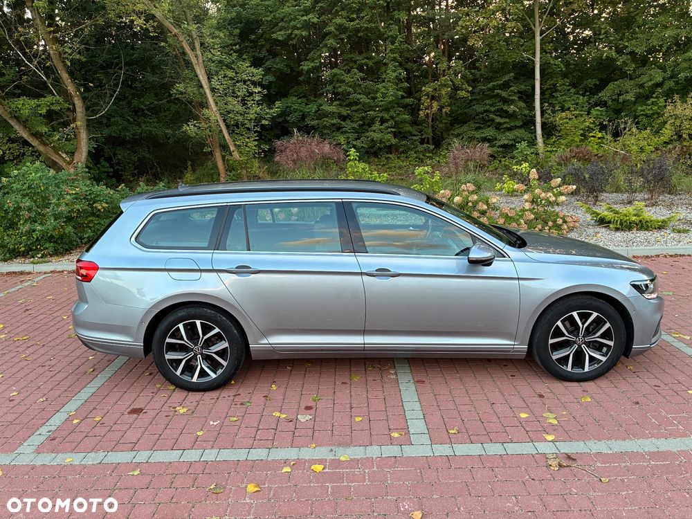 Volkswagen Passat - 4