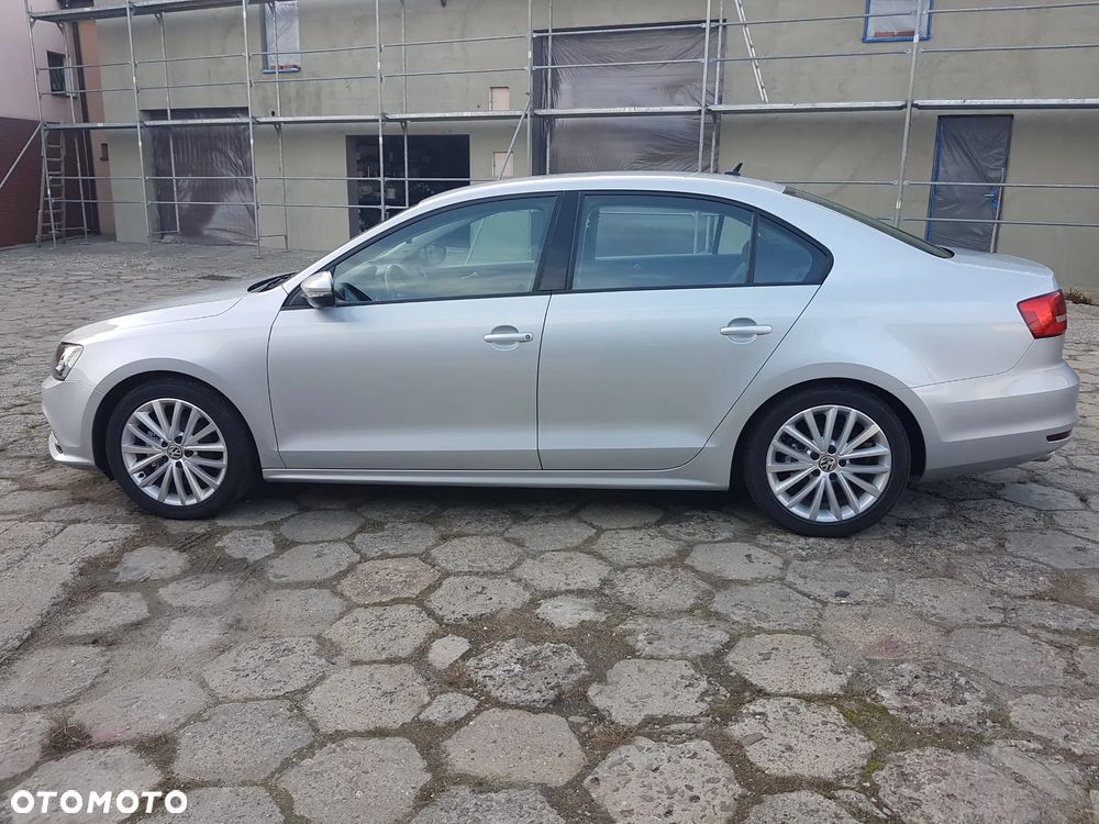 Volkswagen Jetta 1.2 TSI BMT Comfortline - 14