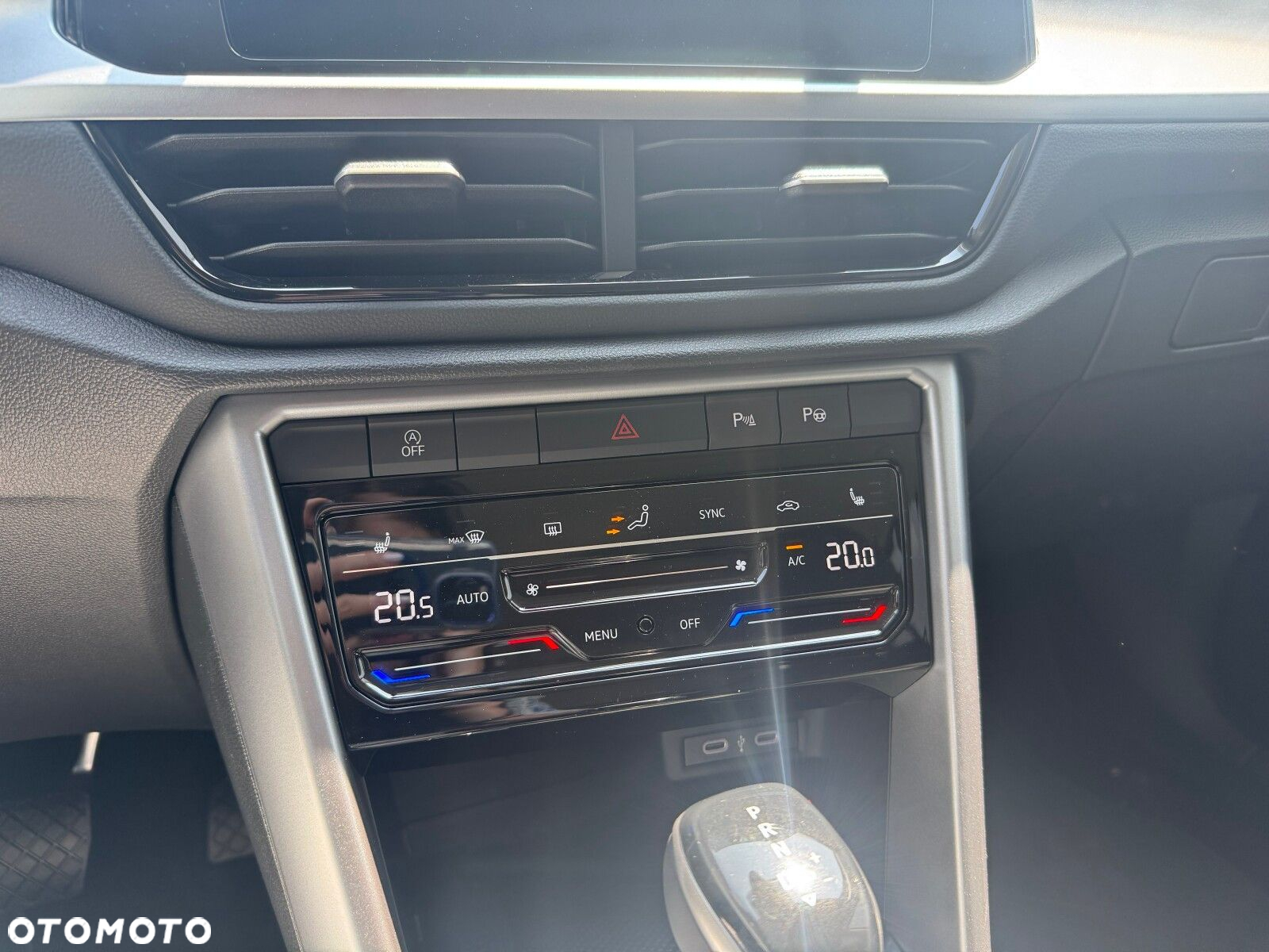 Volkswagen T-Roc - 15