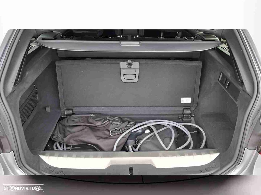 BMW 320 e Touring Auto - 12
