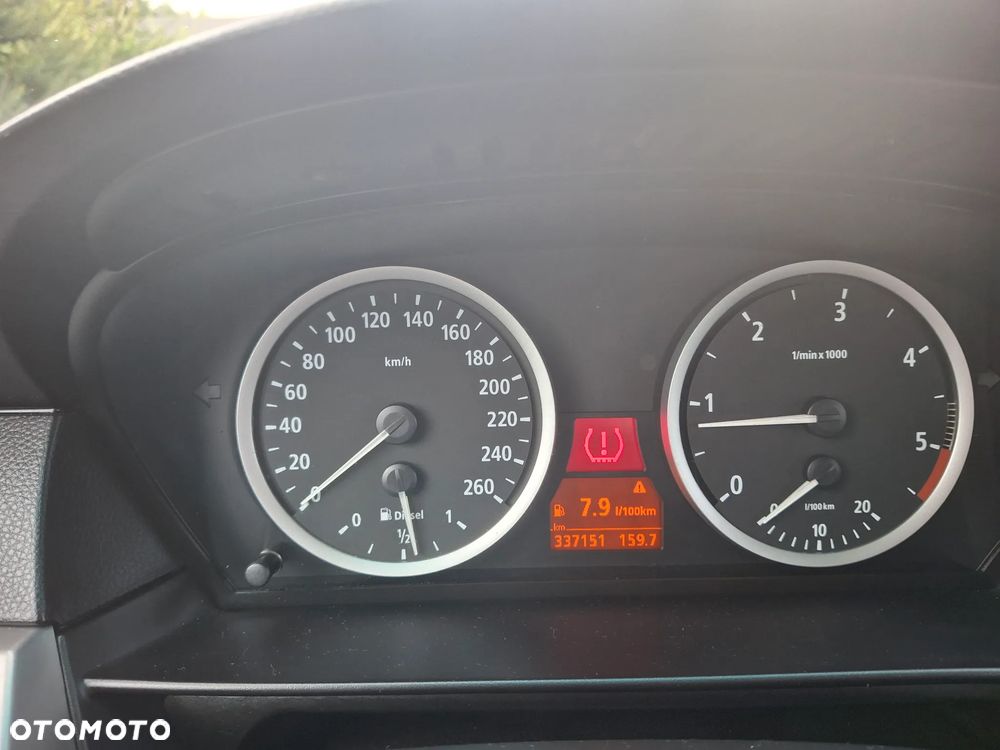BMW Seria 5 525d - 6