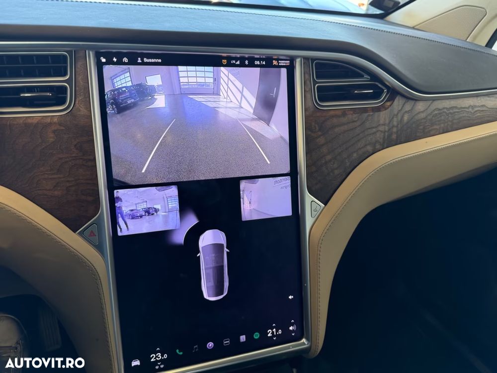Tesla Model X - 8