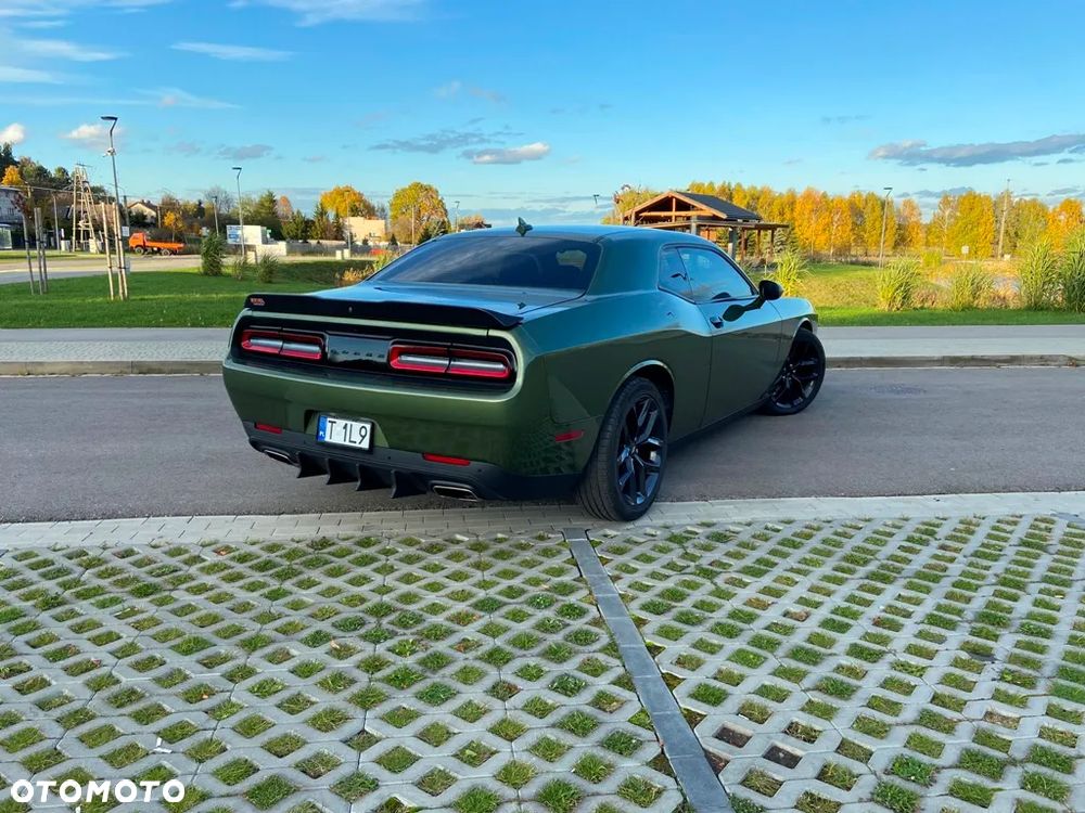 Dodge Challenger - 13