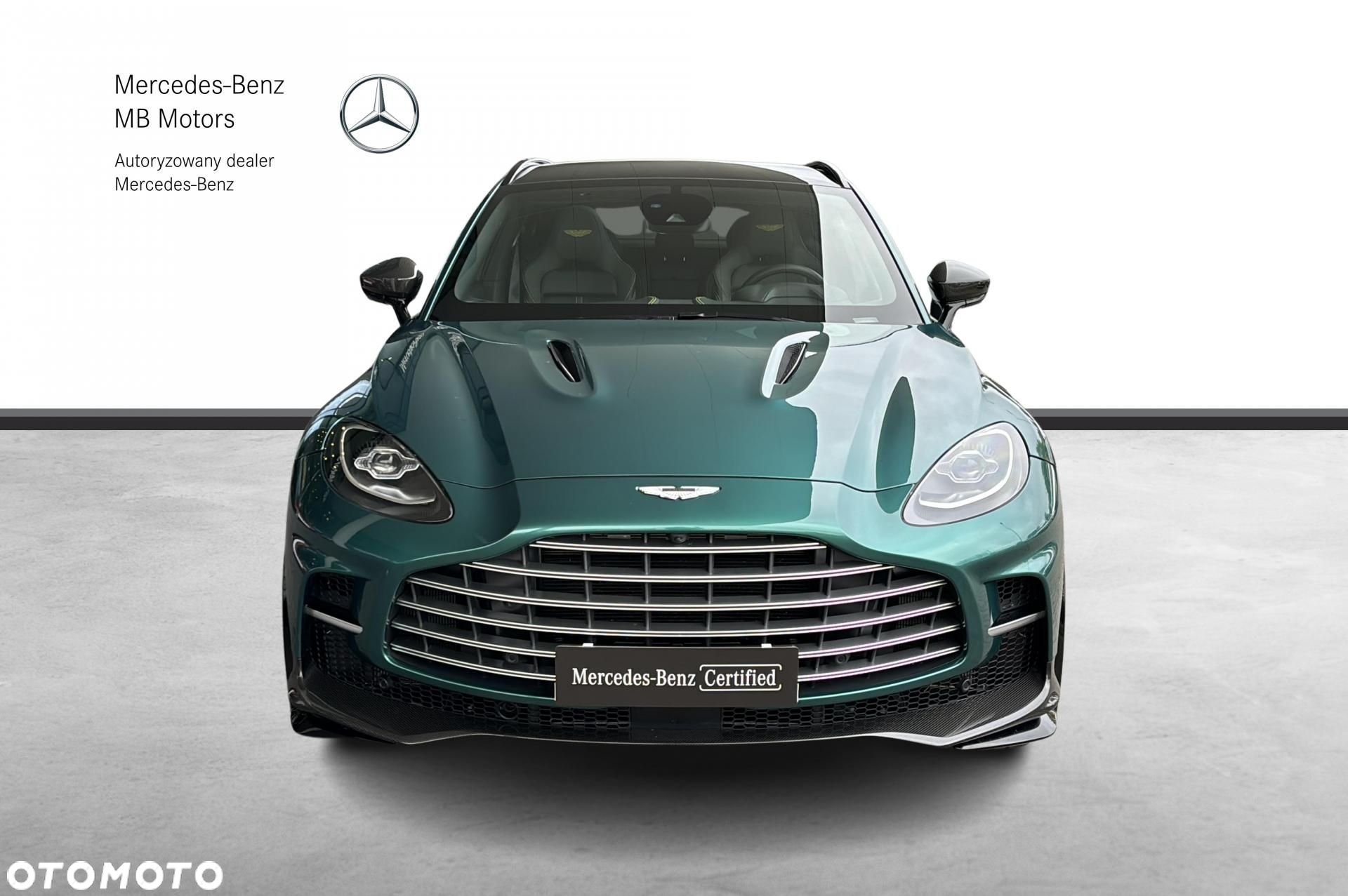 Aston Martin DBX - 8