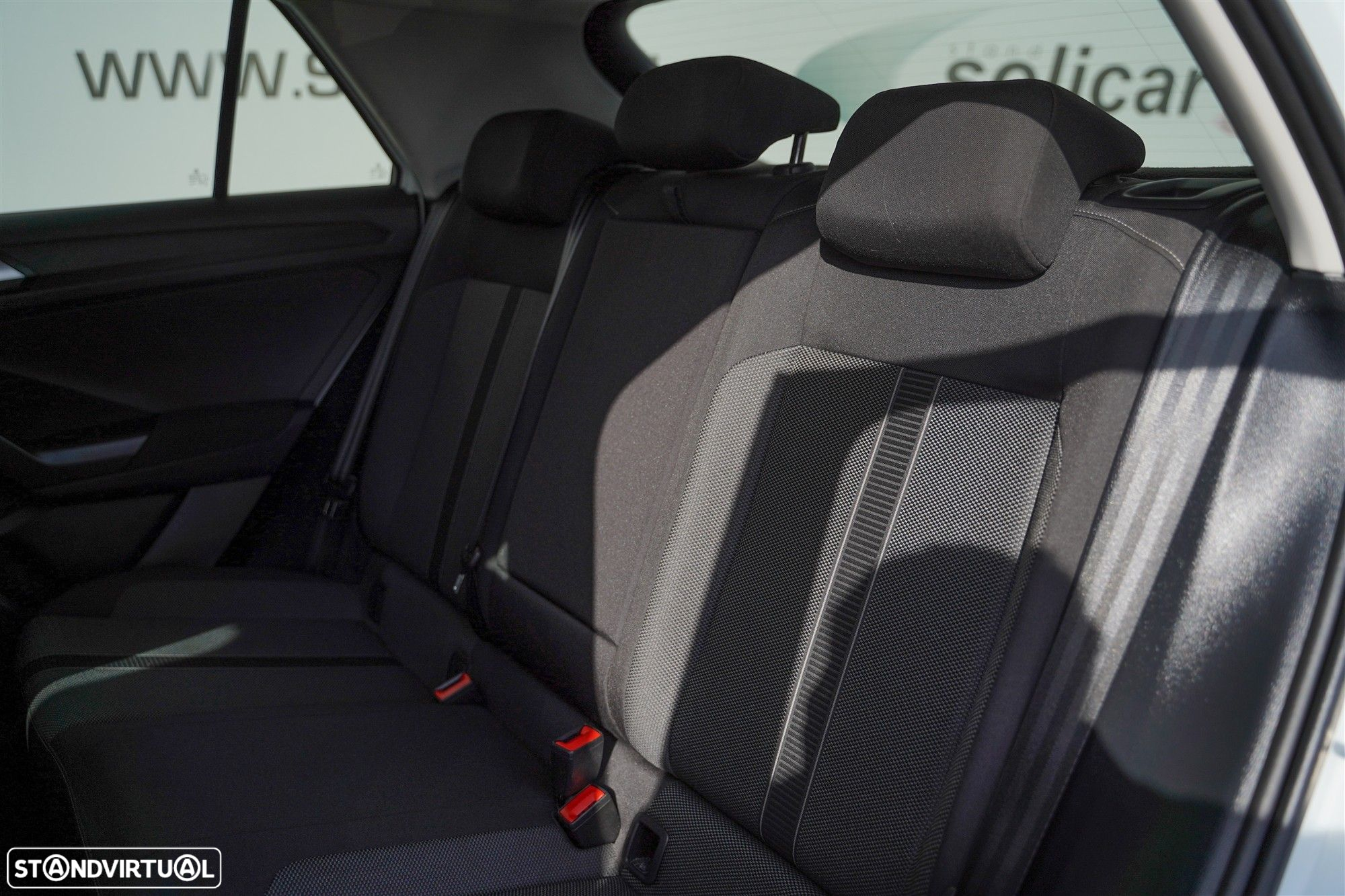 VW T-Roc 1.5 TSI Urban DSG - 13