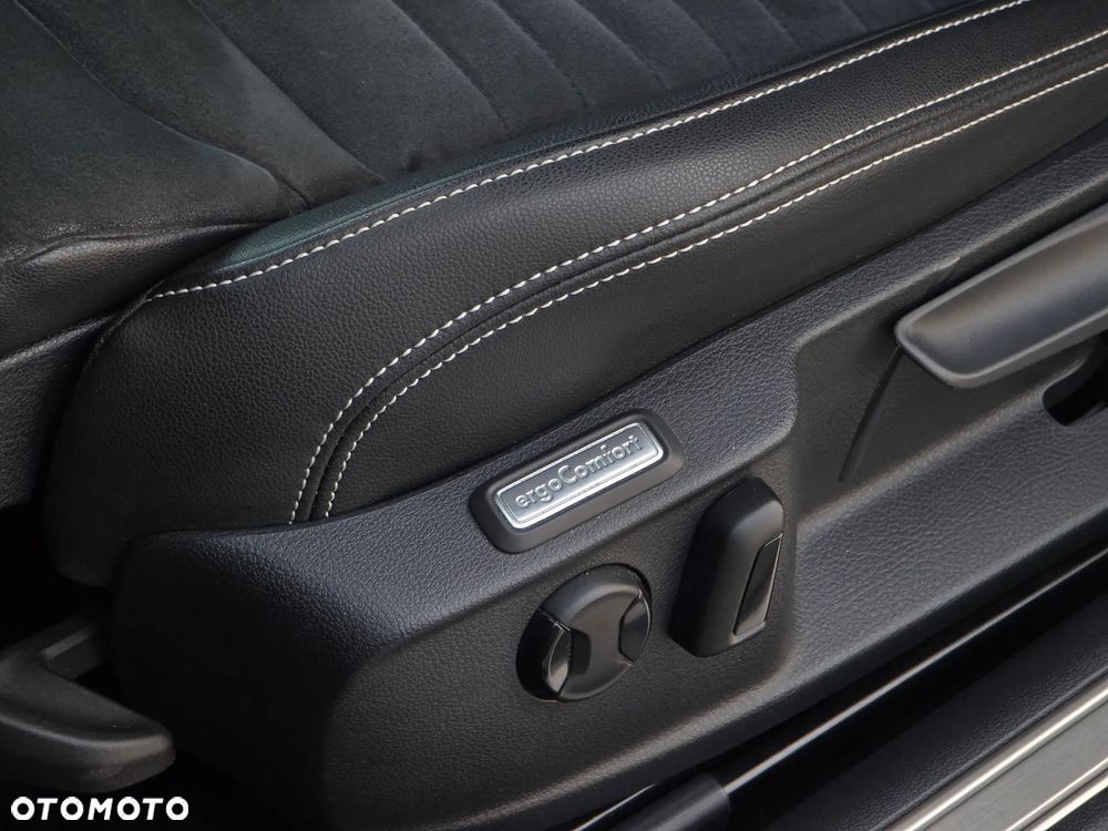 Volkswagen Passat 2.0 TSI Elegance DSG - 19