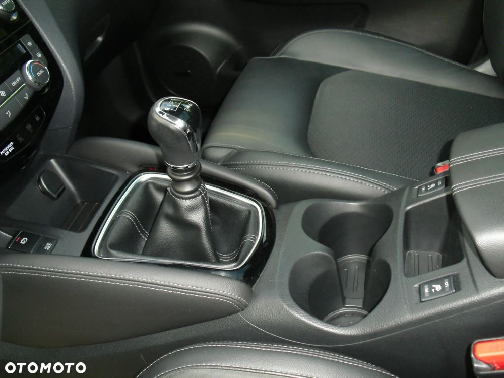 Nissan Qashqai 1.6 DIG-T Tekna - 27
