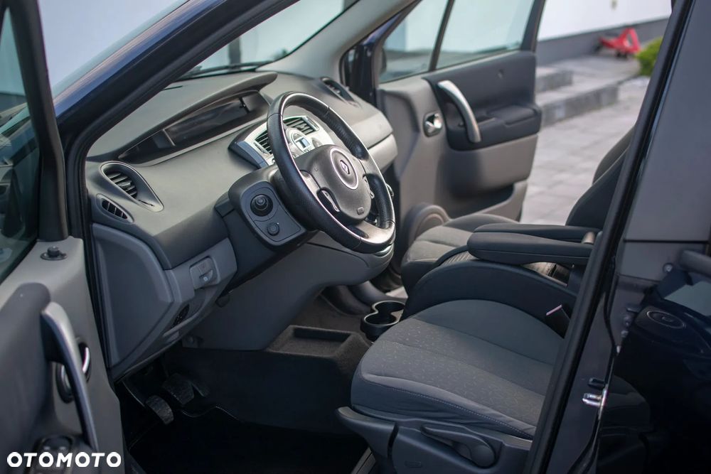 Renault Scenic - 25