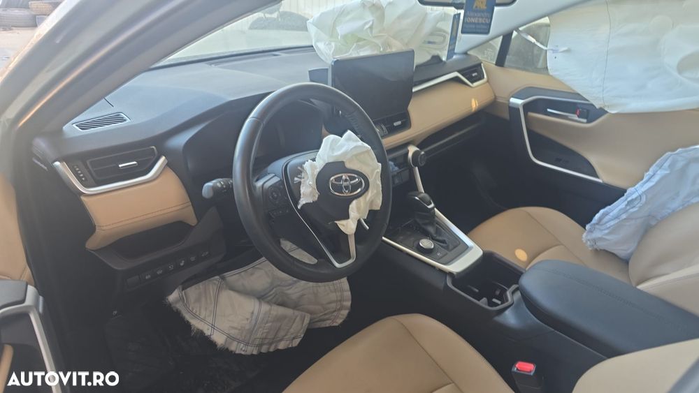 Toyota RAV4 - 4