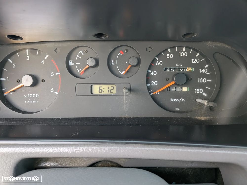 Nissan Terrano II 2.7 TDi SR AC - 8