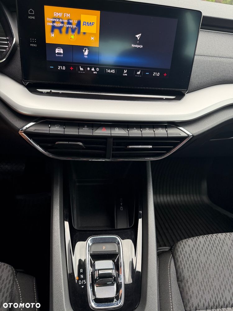 Skoda Octavia 2.0 TDI Sportline DSG - 32