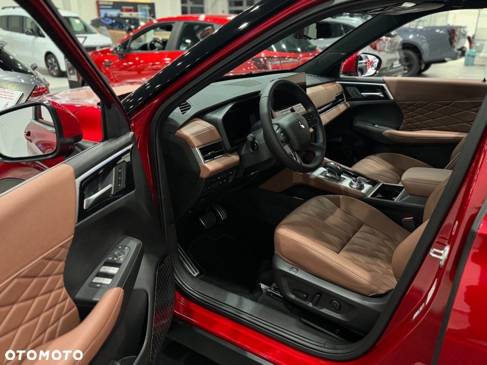Mitsubishi Outlander - 6