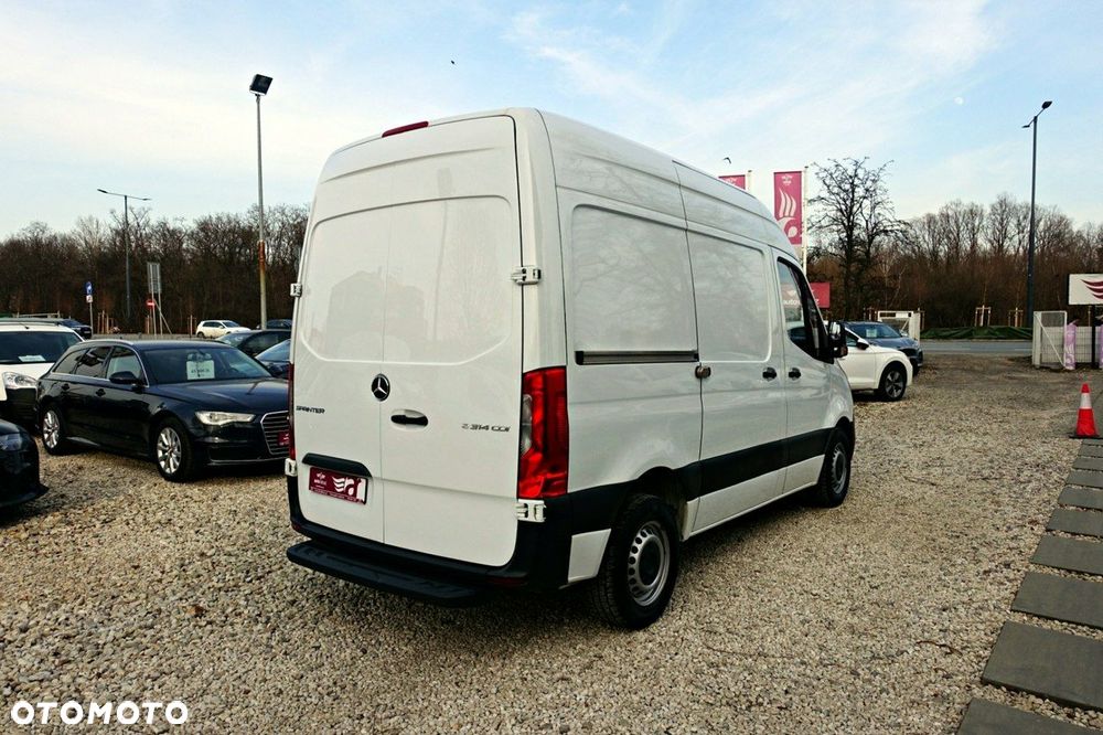 Mercedes-Benz Sprinter - 10