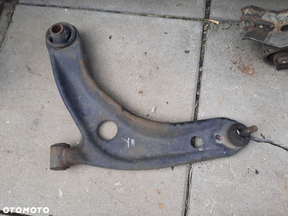WAHACZ LEWY PRAWY TOYOTA YARIS II III 2006- 1.0 1.3 1.4 - 6