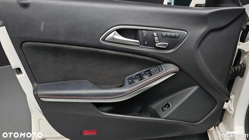 Mercedes-Benz CLA - 24