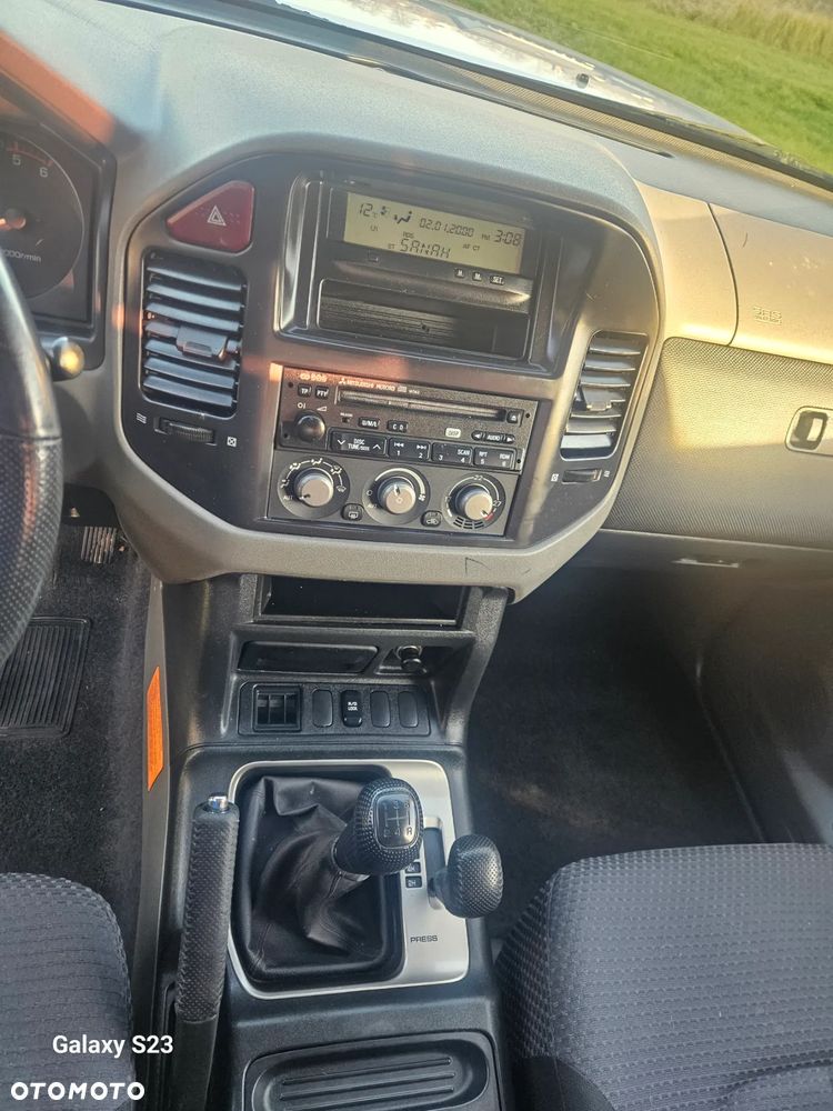 Mitsubishi Pajero - 8