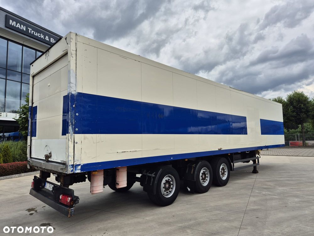 Schmitz Cargobull SKO 24 / THERMO KING / PODNOSZONA OŚ / SKRĘTNA OŚ / PRZEGRODA - 2