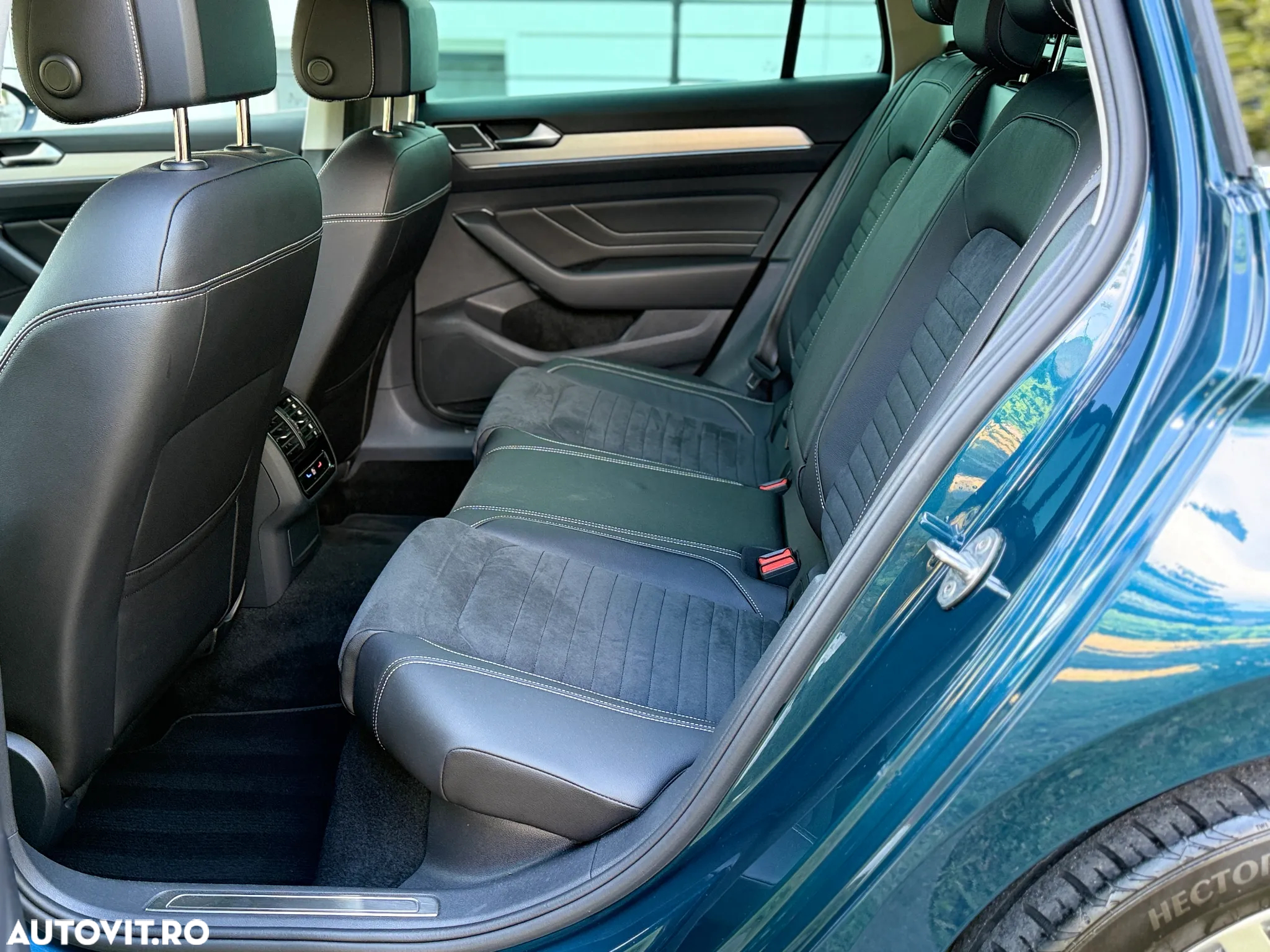 Volkswagen Passat Variant 2.0 TDI SCR DSG Highline - 12