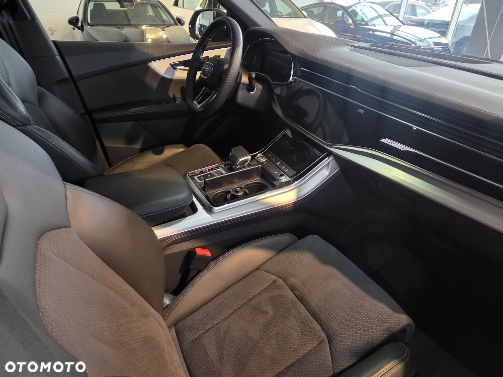 Audi Q8 - 28