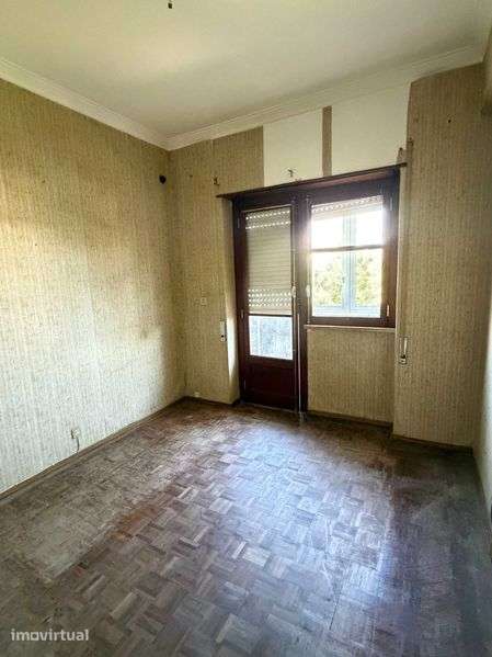 Apartamento T3 em Massamá para remodelar - Grande imagem: 4/12