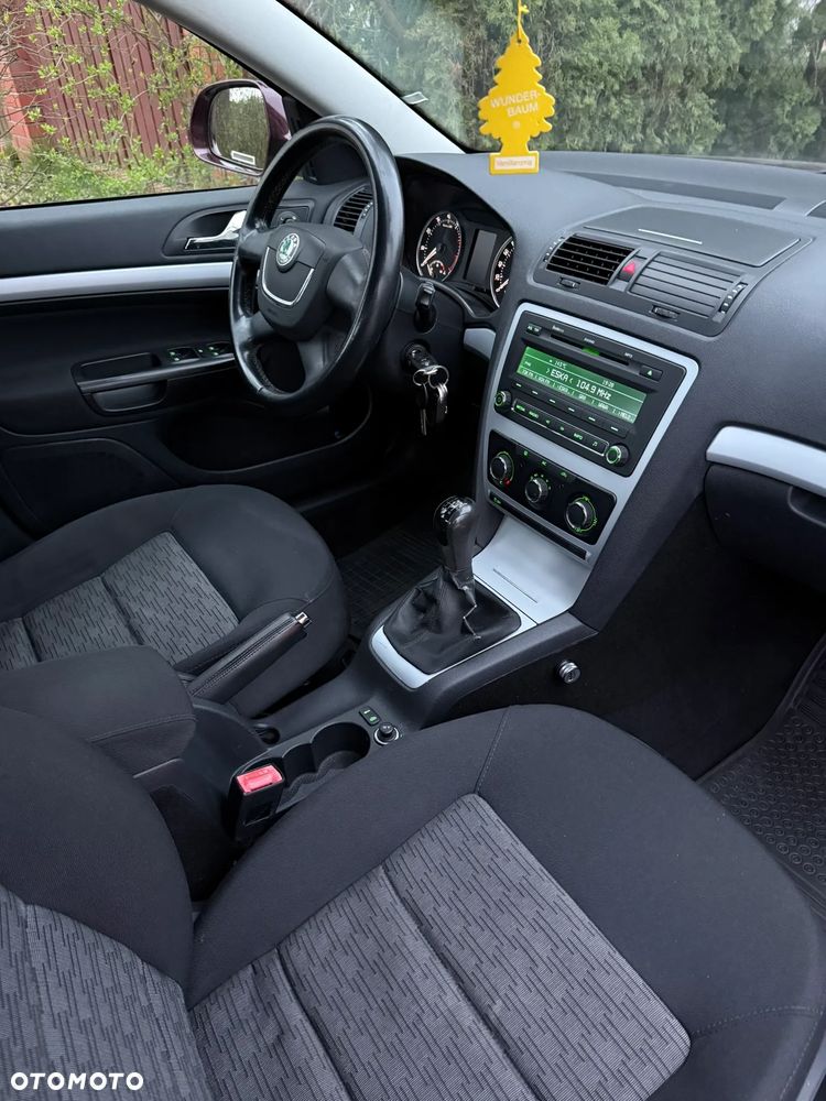 Skoda Octavia 1.4 TSI Ambiente - 24