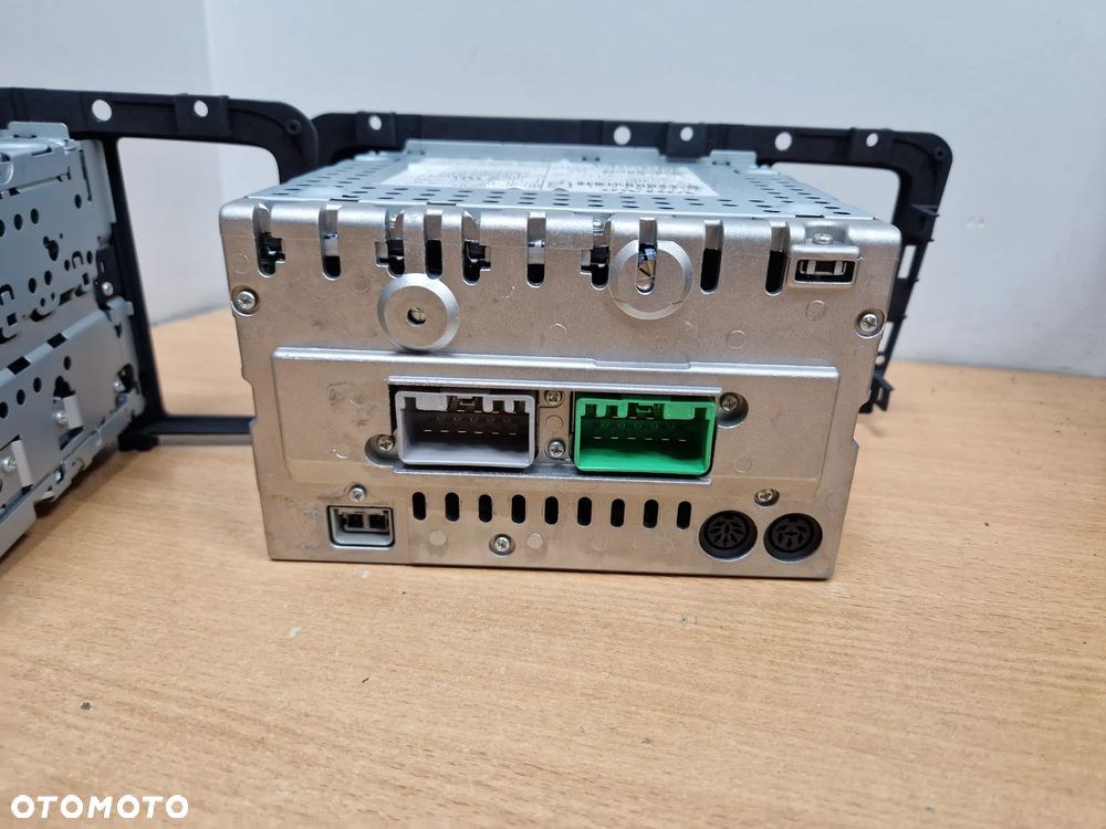 VOLVO S60 I V70 II XC70I LIFT RADIO  HU-650 30745812 - 9