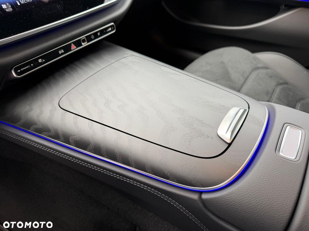 Mercedes-Benz Klasa E 220 d 4-Matic AMG - 24