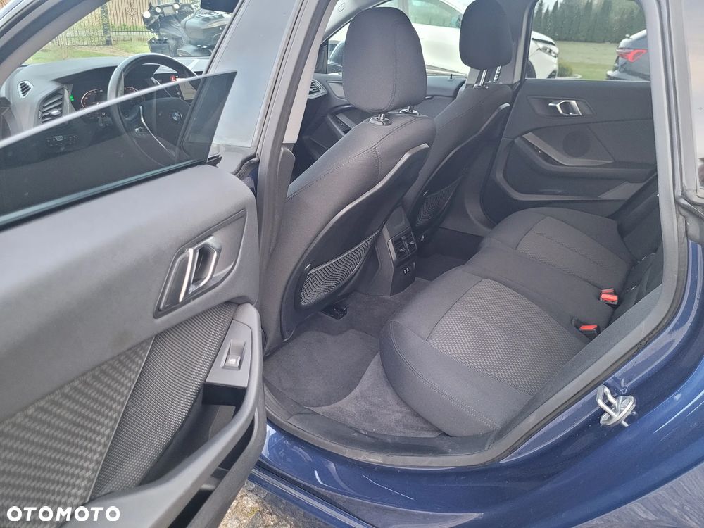 BMW Seria 2 218i Business Edition - 26