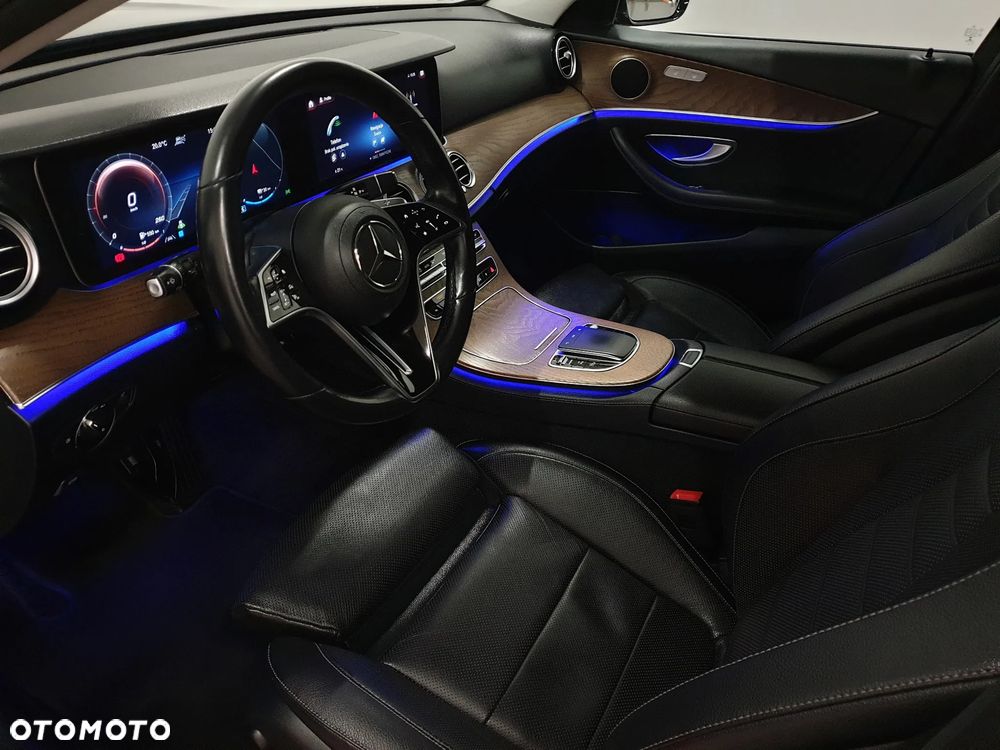 Mercedes-Benz Klasa E 300 de 4Matic 9G-TRONIC AMG Line - 9