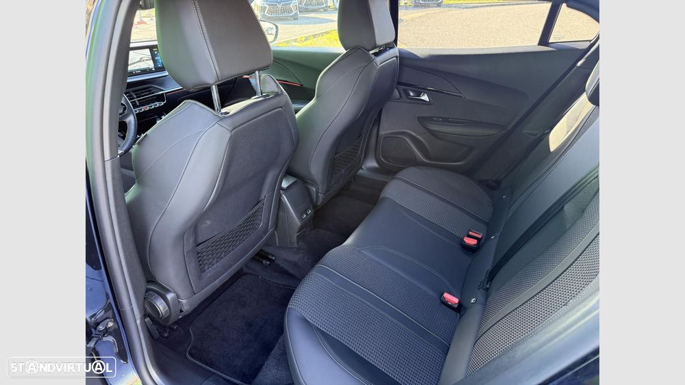 Peugeot e-2008 50 kWh GT - 14