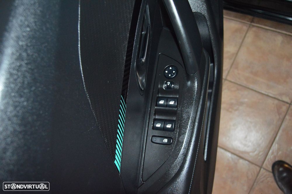 Peugeot 2008 1.5 BlueHDi Allure Pack - 44