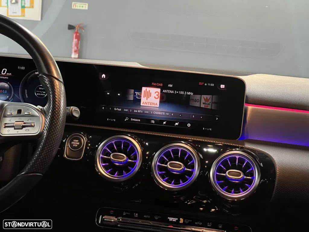 Mercedes-Benz A 250 Limousine e AMG Line - 22