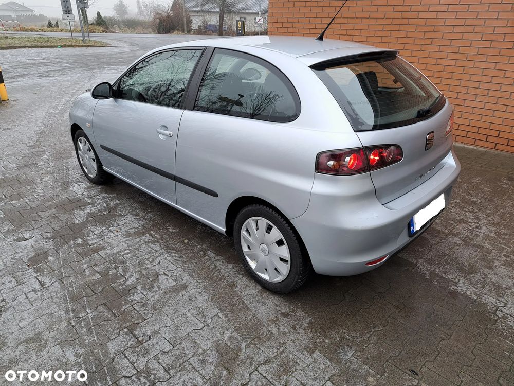 Seat Ibiza SC 1.4 16V Sport - 4